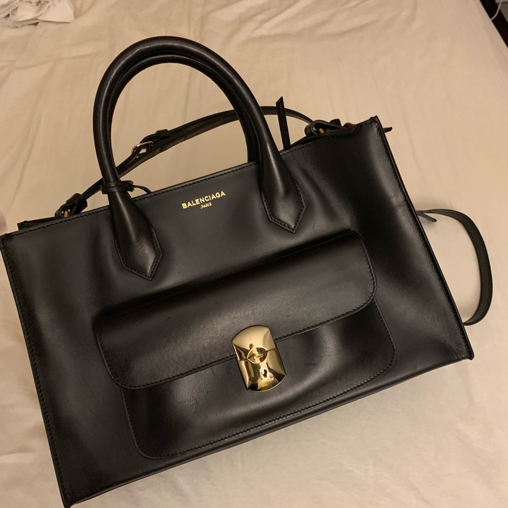SOLD-Balenciaga structures handbag w crossbody strap